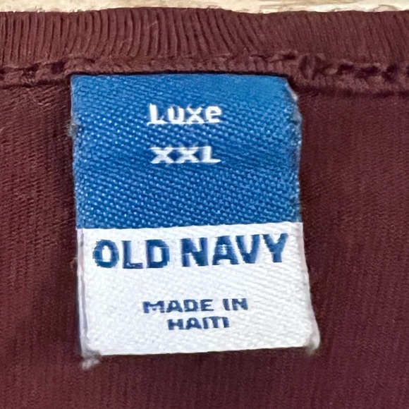 Lot of 2 Women’s old Navy Tees - Picture 5 of 5